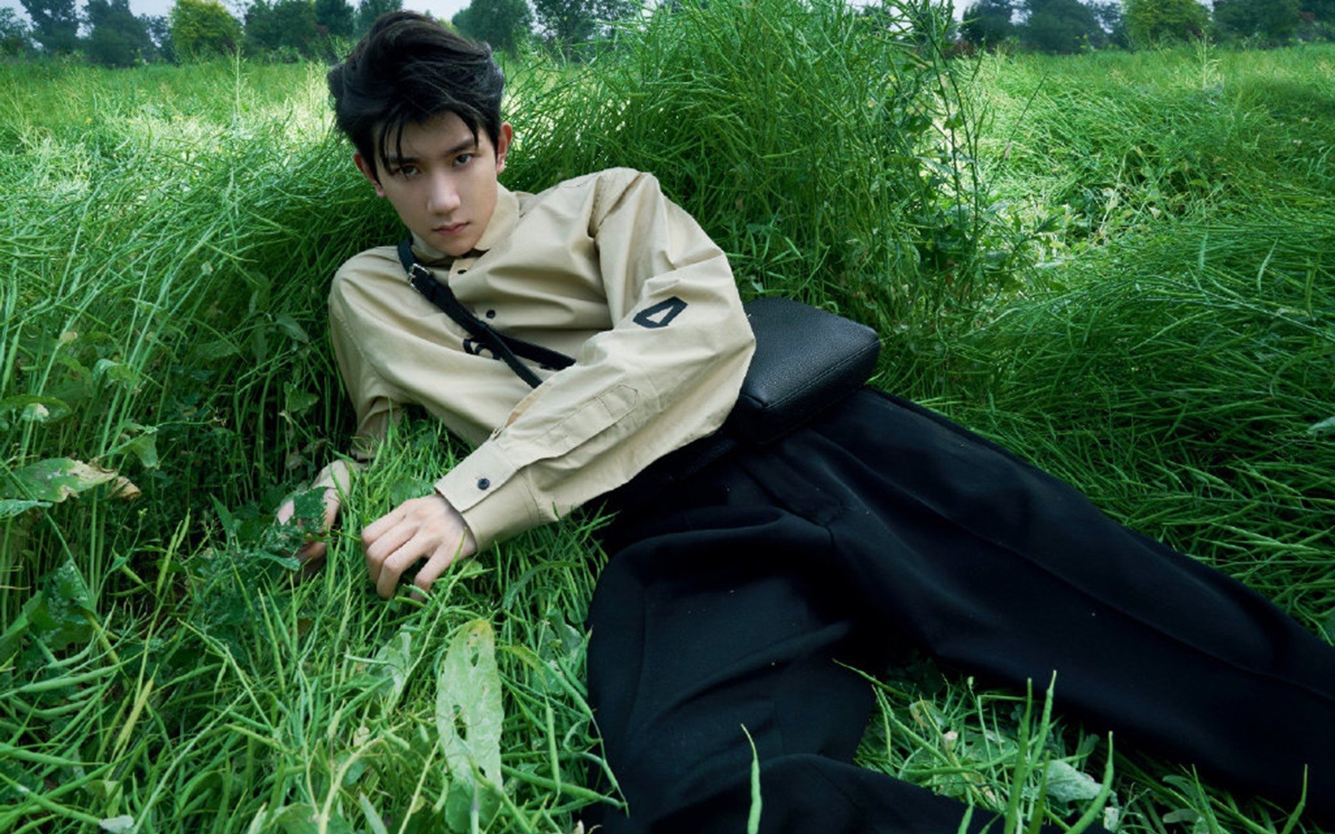 乐鱼vip-国足后卫线默契增强，防守更具韧性，国足边后卫