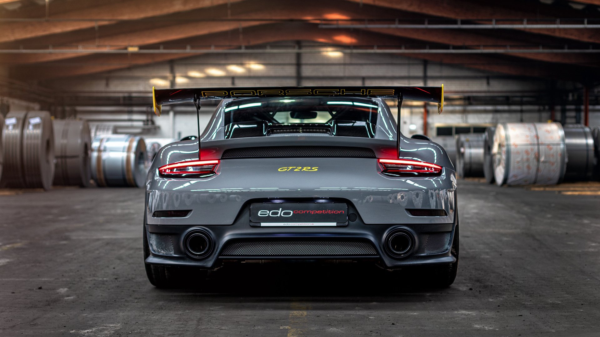 乐鱼电竞在线平台-欧洲球队在足球赛中取得优异战绩，赢得全场喝彩，欧洲的足球赛事