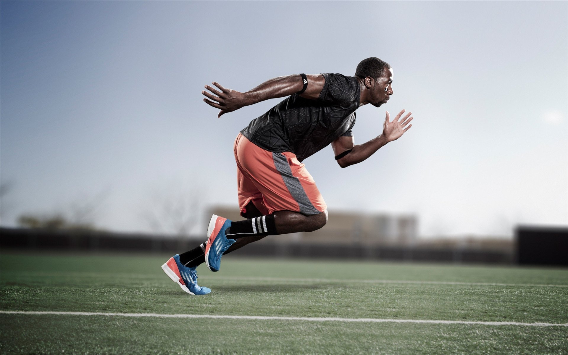 邪不胜正:逆境中勇敢奋战的足球英雄,邪不胜正为主题的故事