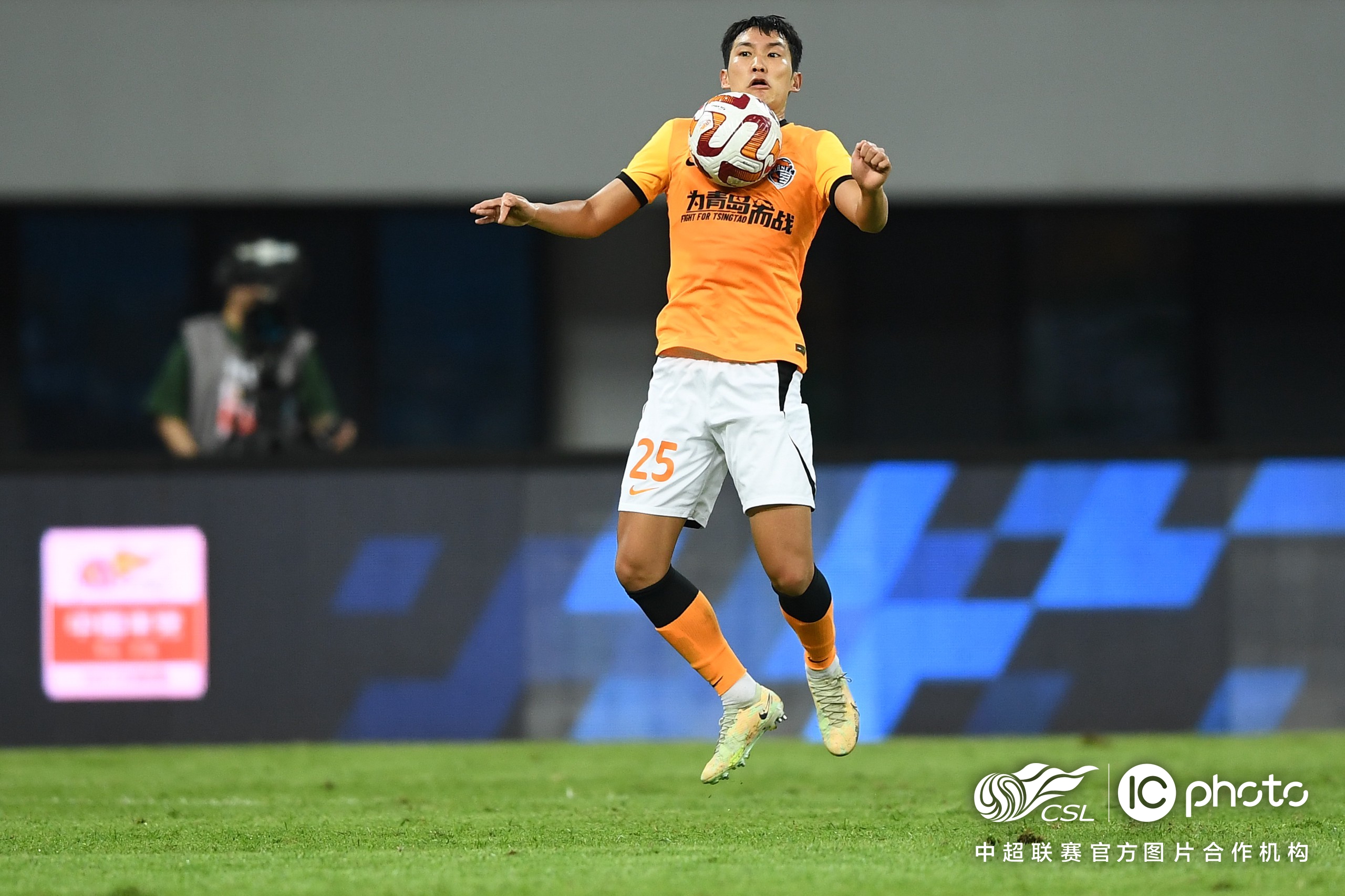 关于乐鱼体育：勇士队训练营：沙里奇展现防守意识，争夺轮换位置的信息