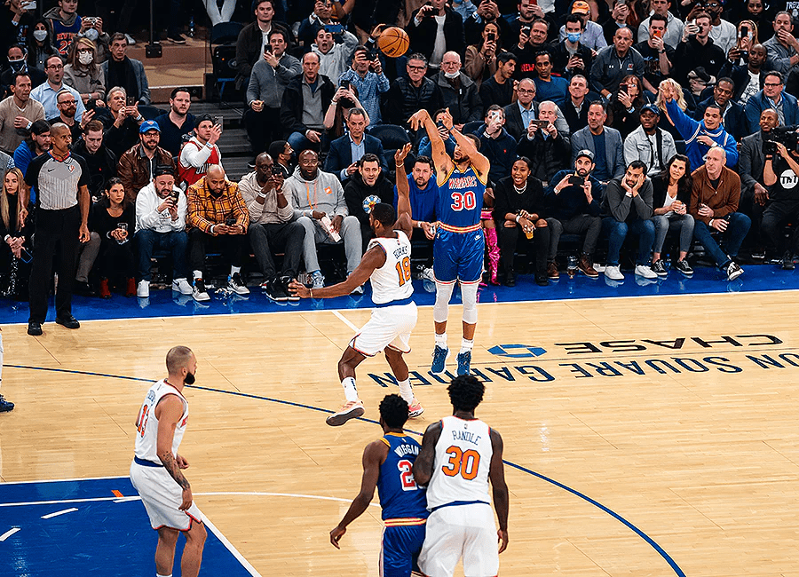 乐鱼体育:斯蒂芬·库里三分球破纪录：历史性时刻！的简单介绍